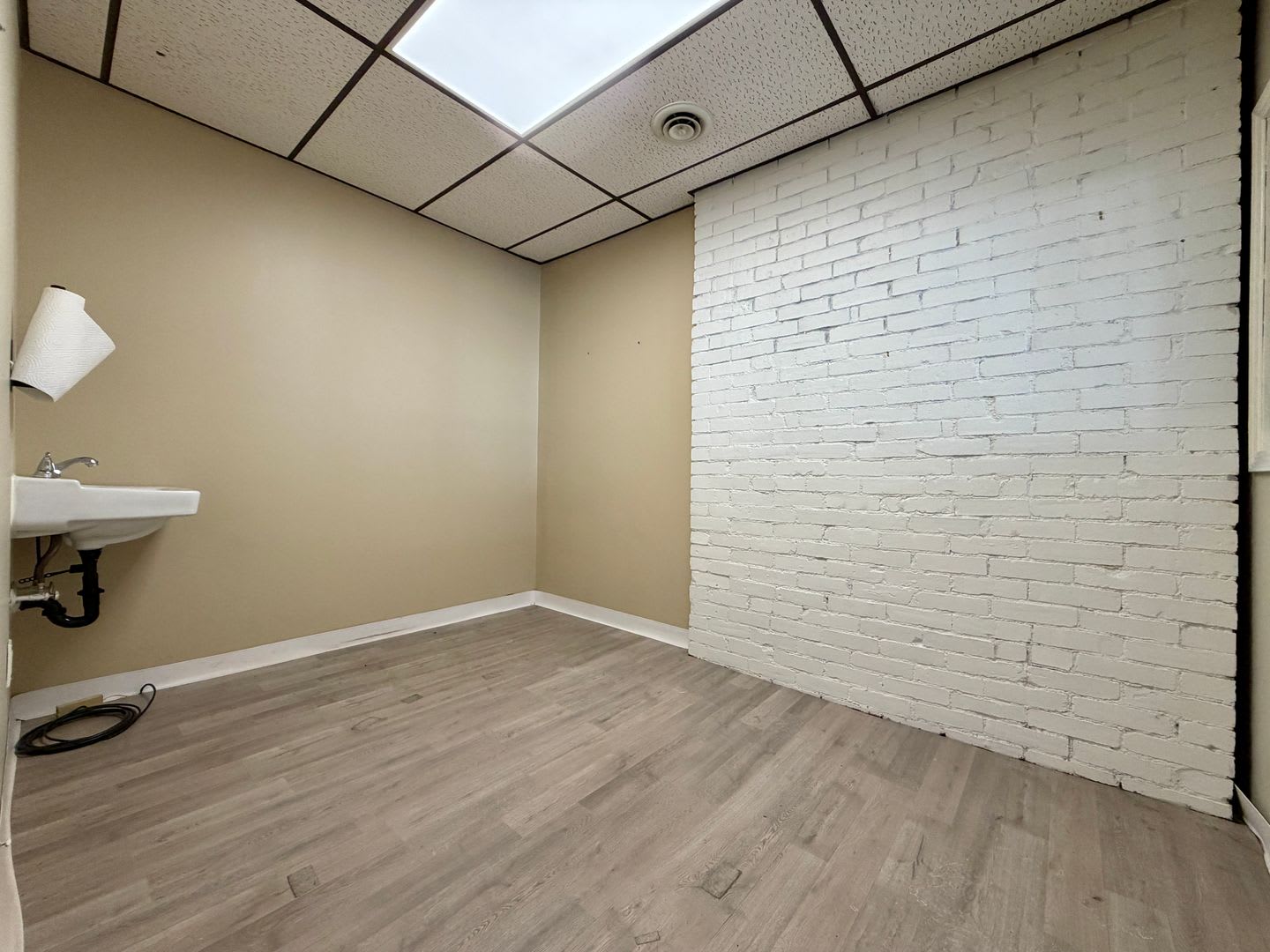First Floor Commercial Space in Perfect Oakland Location Right on Boulevard of the Allies! CALL TODAY! – photo 5