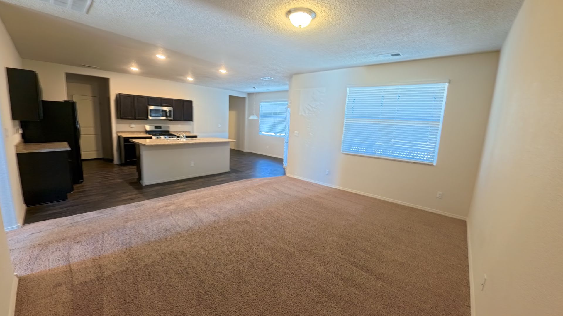 **Beautiful 3-Bedroom Home with Spacious Loft in Los Lunas, NM!** – photo 3