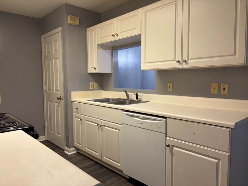 902 Tomahawk Ct. – photo 1