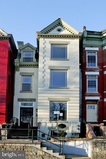 34 RHODE ISLAND AVE NE ##1 – photo 1