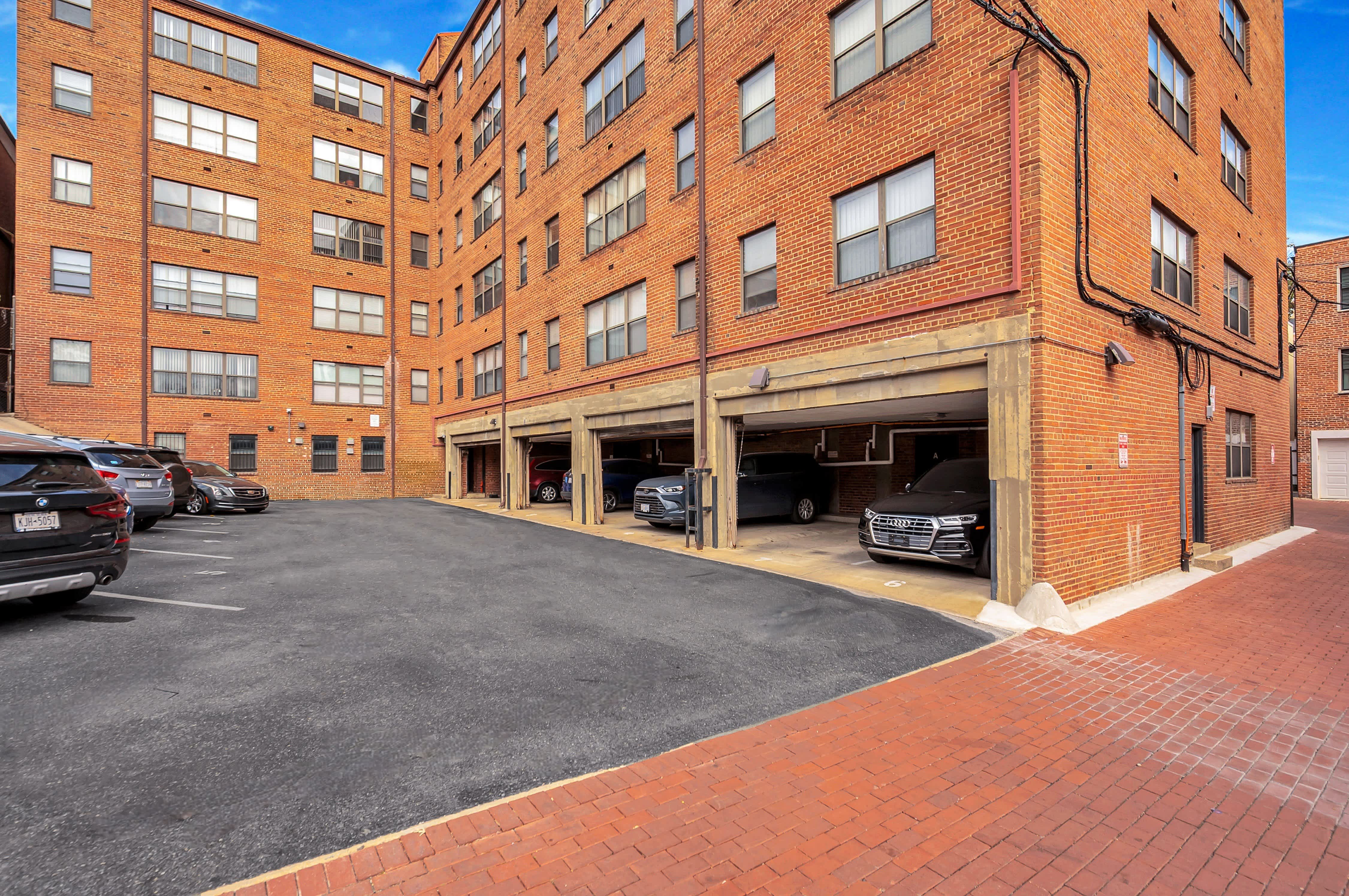 215 C Street – photo 1