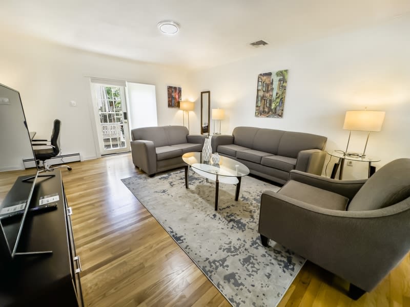 235 Cardinal Medeiros Avenue – photo 4