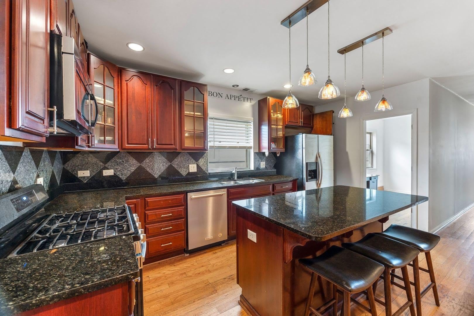 1638 W Blackhawk Street – photo 4