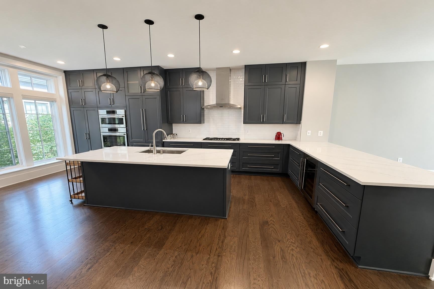 3723 CHEVY CHASE LAKE Drive – photo 2