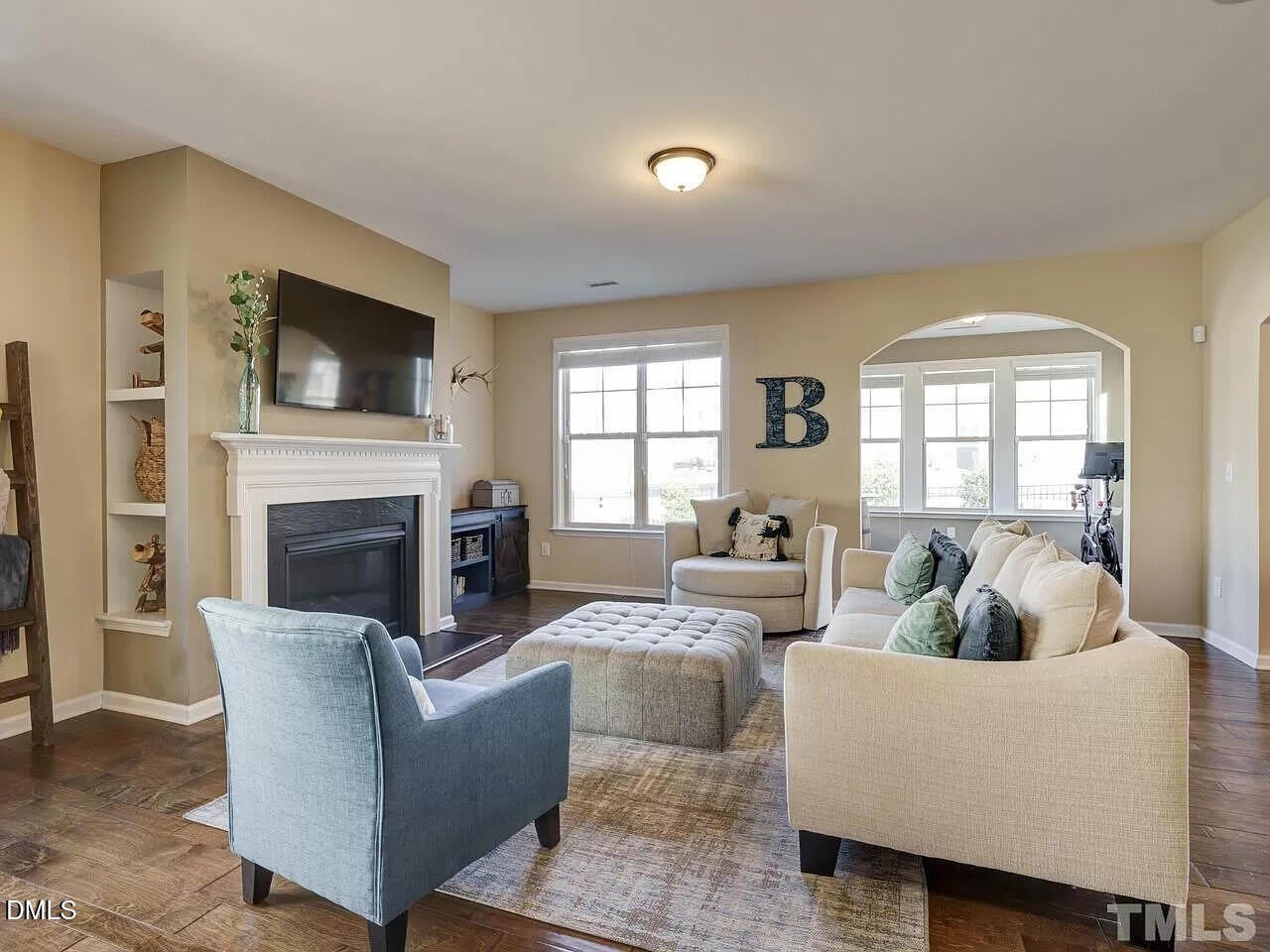 207 Maple Walk Street – photo 2