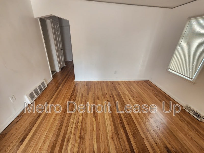 20110 Northlawn Street – photo 2