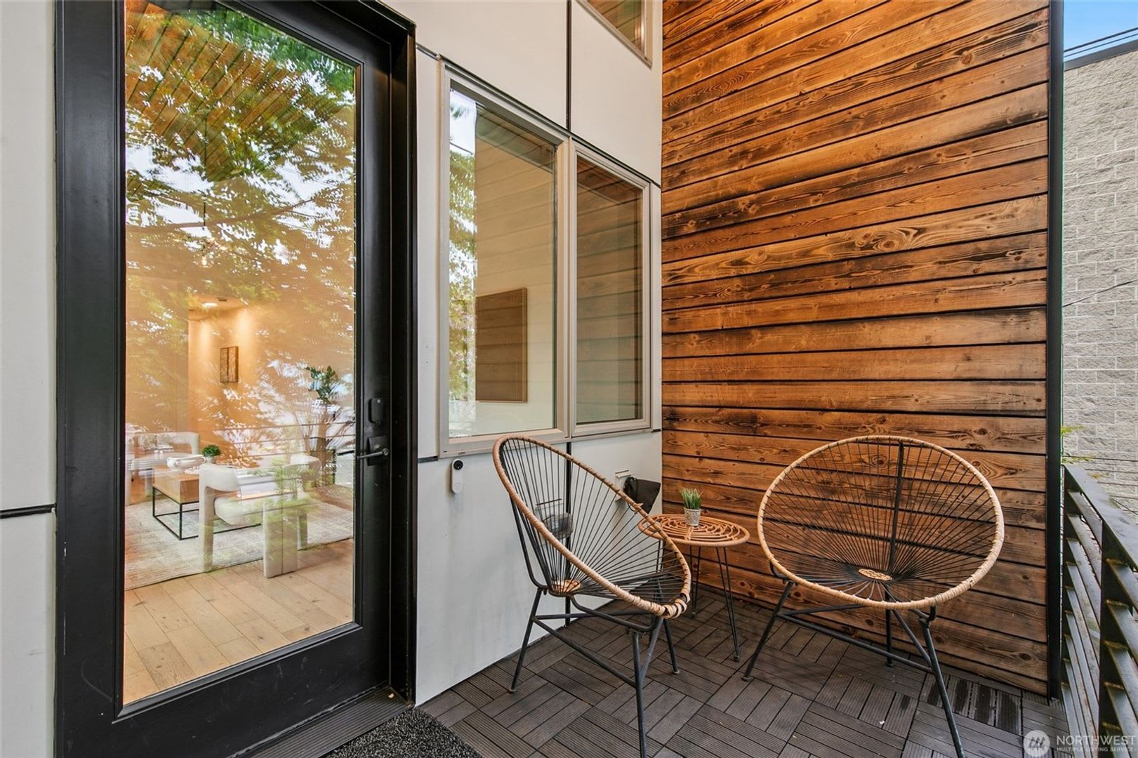 Stunning Modern 3 Bedroom Georgetown Home With Sustainable Design Smart Features – photo 2