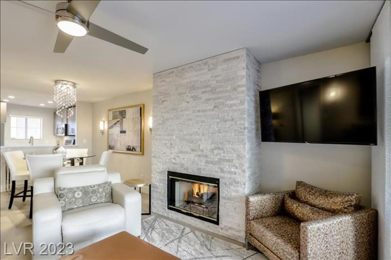 FURNISHED OPTIONAL 2 BEDROOM REMODELED CONDO ON 1ST FLOOR! – photo 2