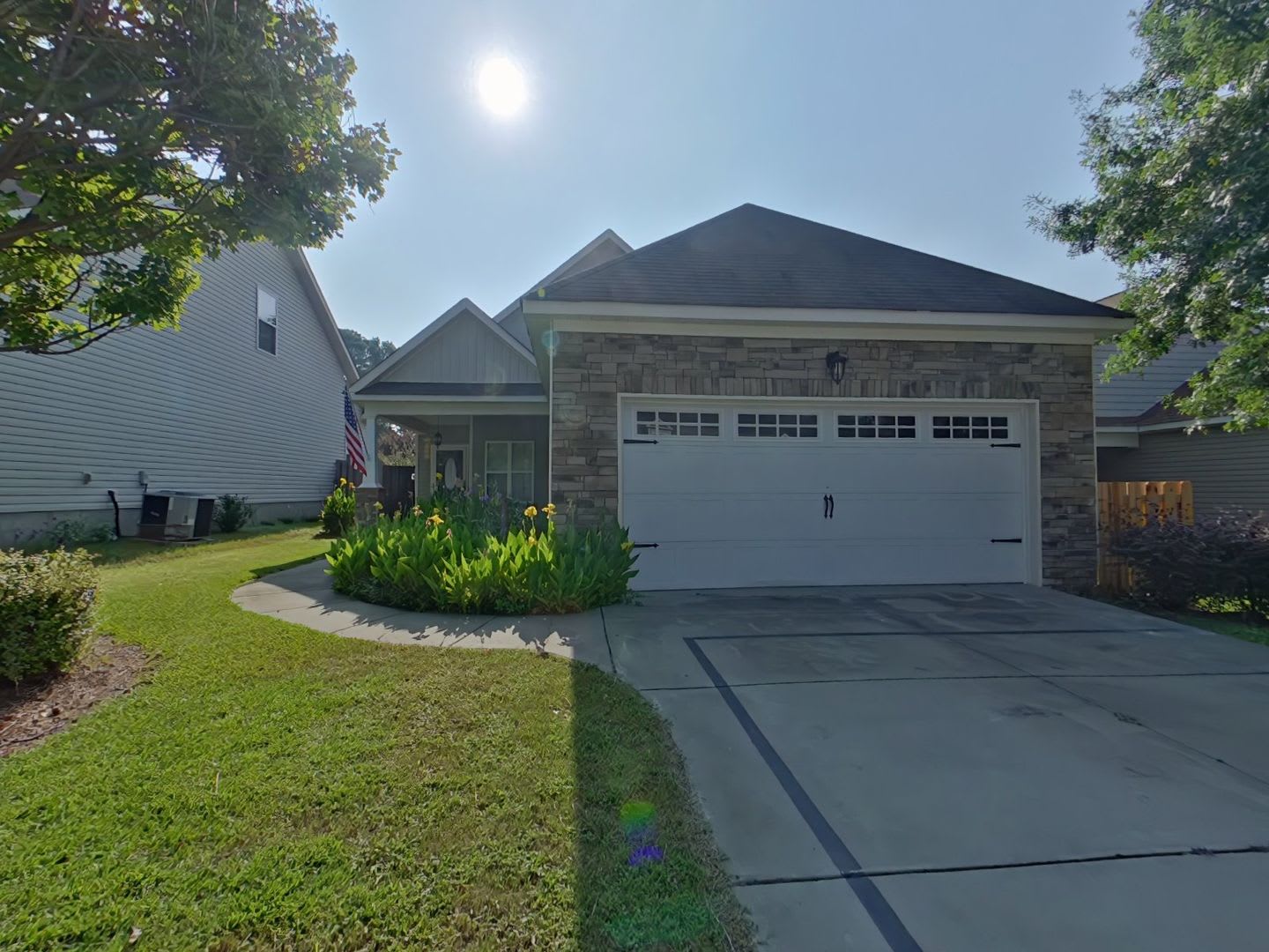 Fresh 3 Bedroom 2 Bath Home With 2 Car Garage – photo 2