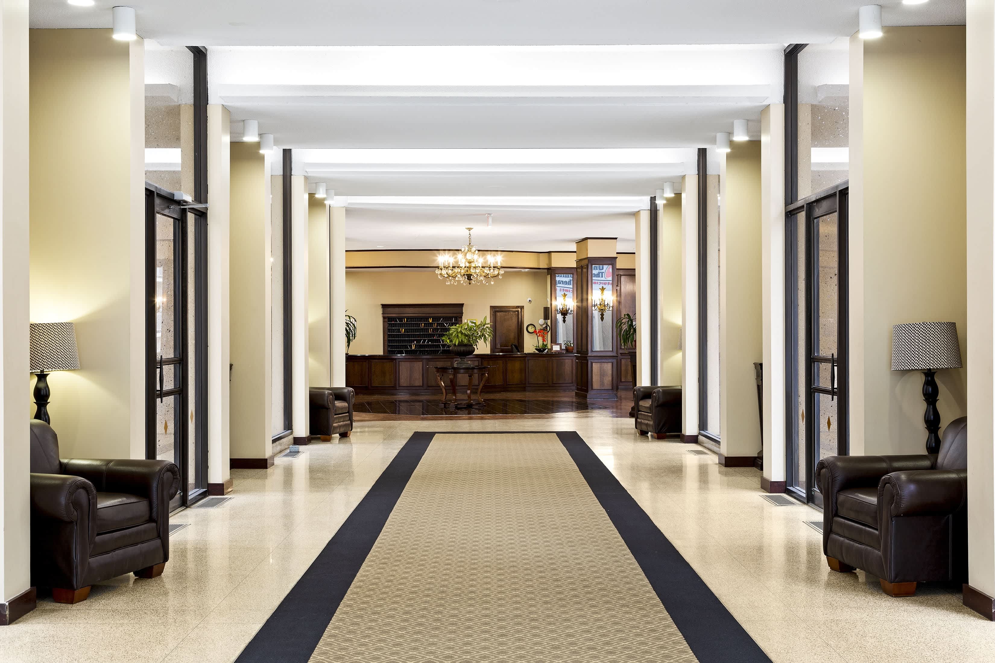 Cole Spring Plaza Apartments – photo 2