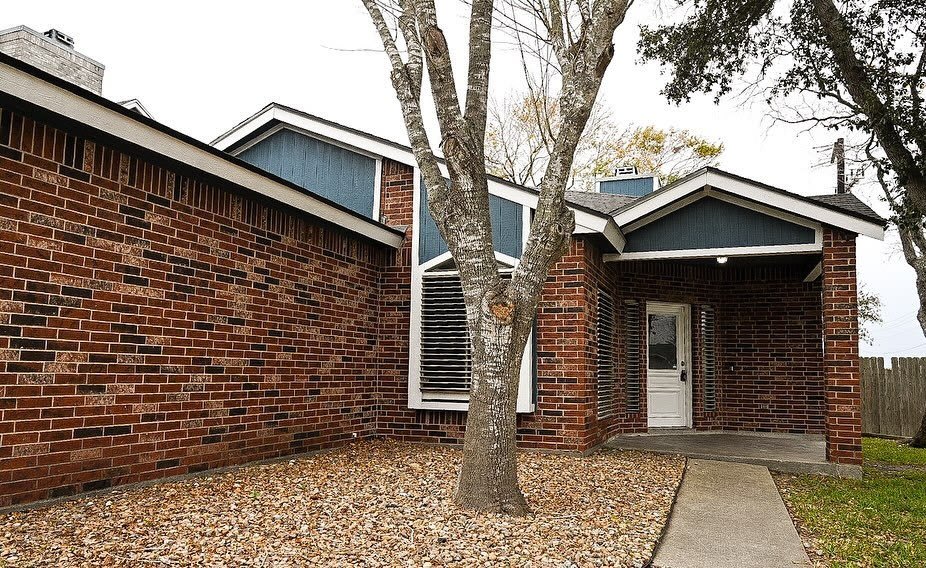 7658 Clearbrook Drive – photo 4