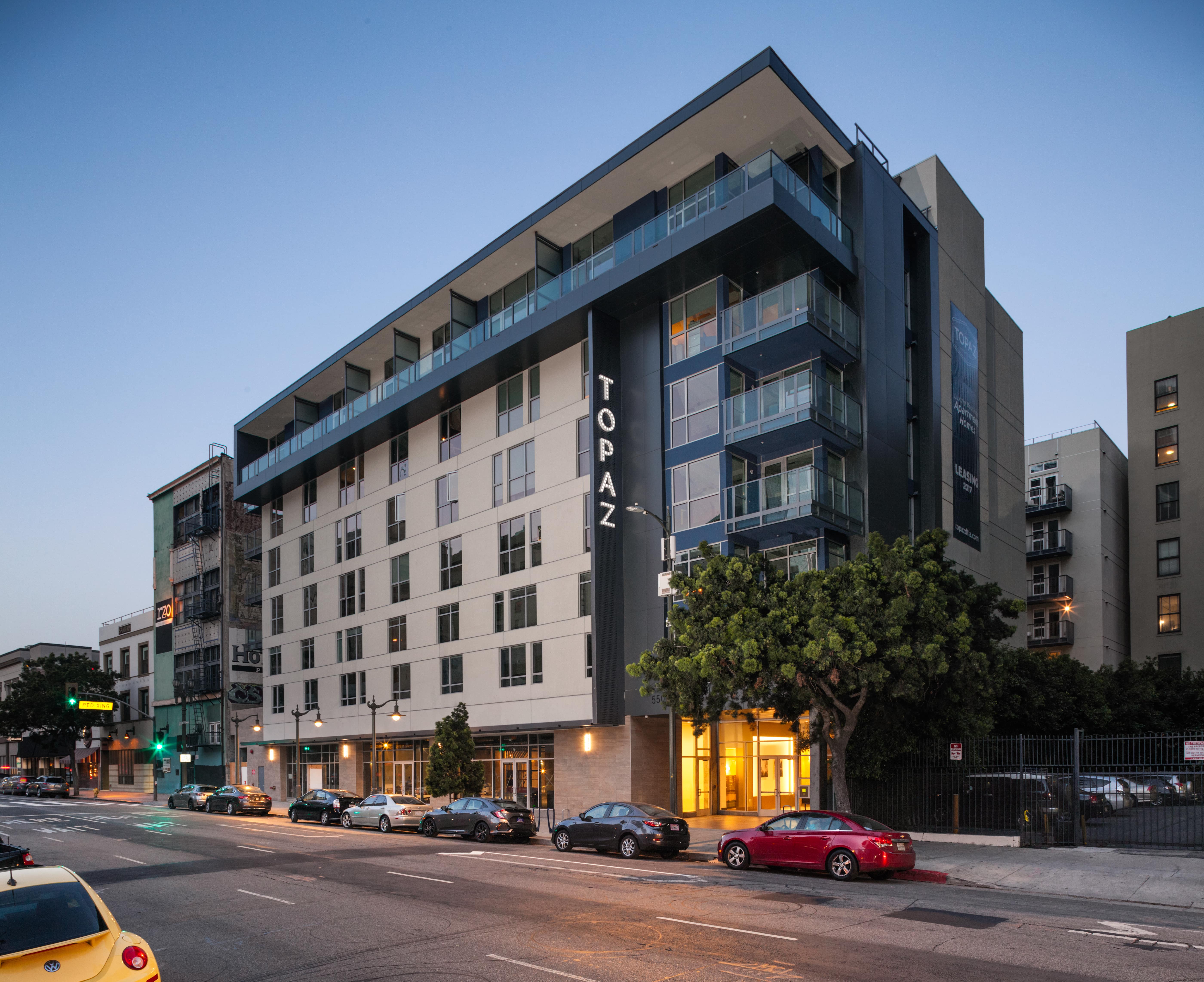 Topaz Apartments – photo 2