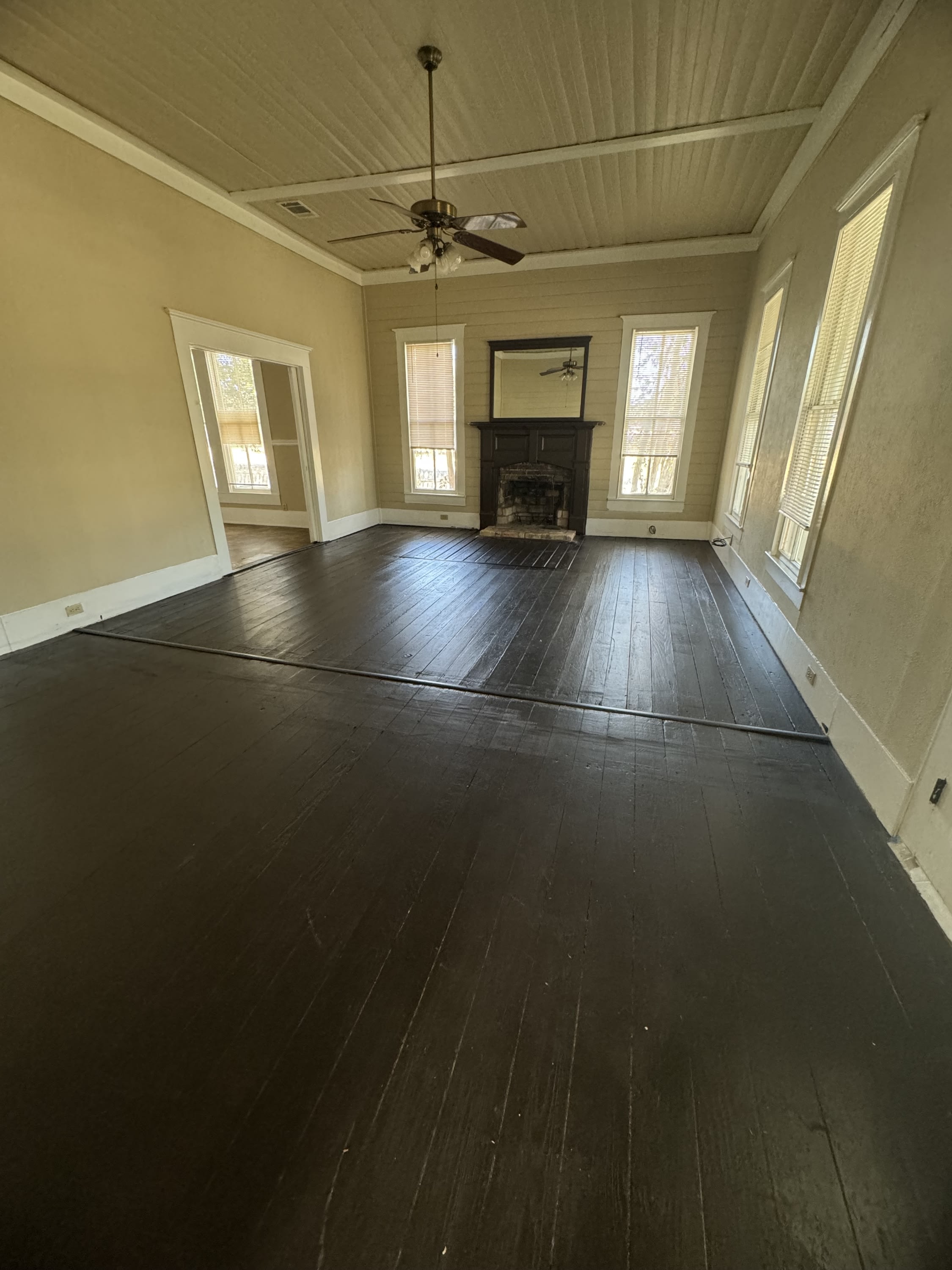 302 Burleson – photo 2