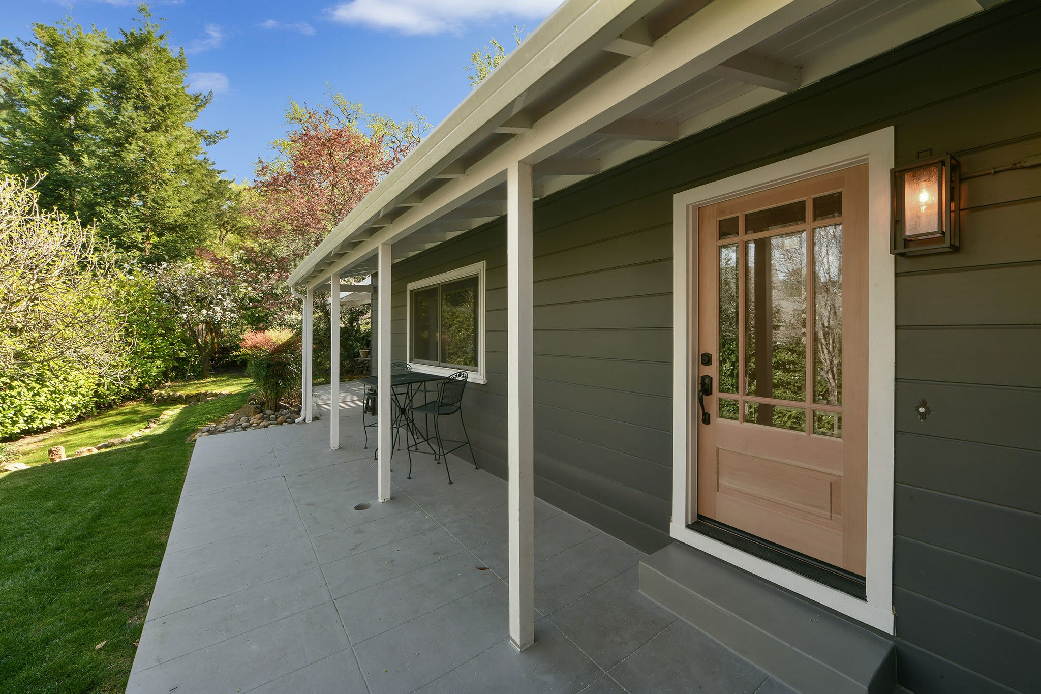 925 Hawthorn Drive – photo 3