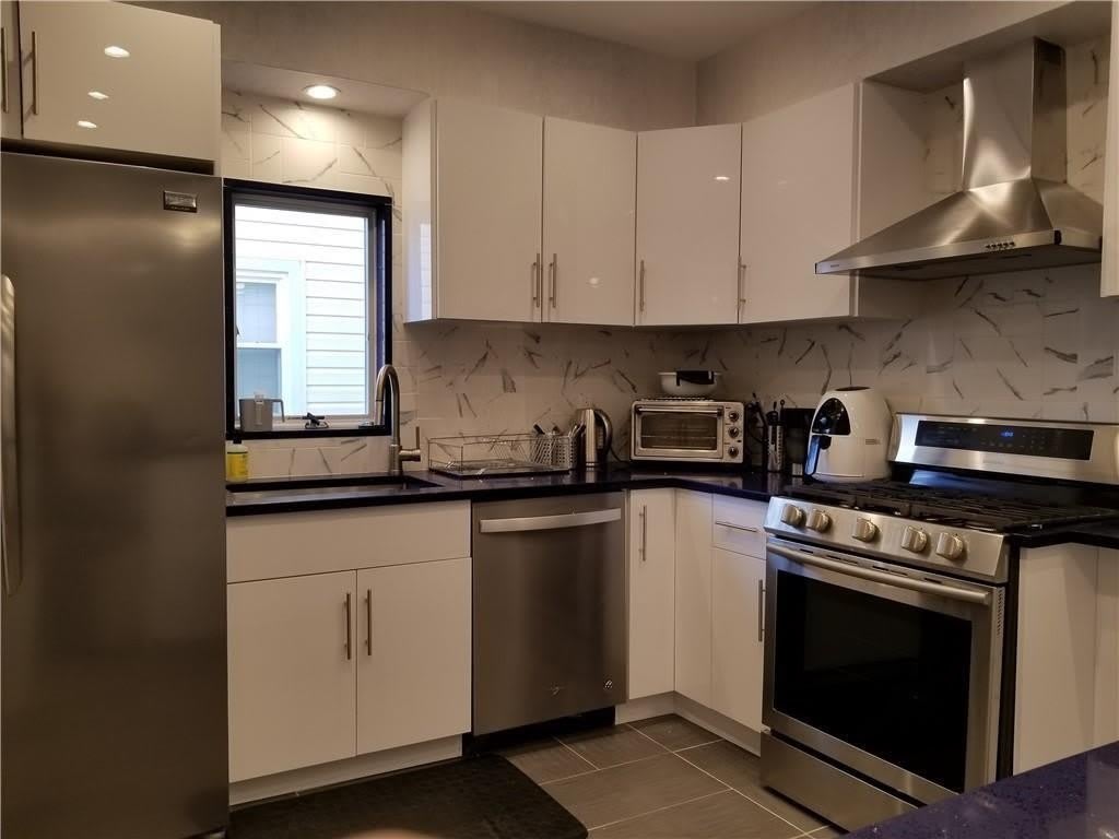1637 W 2nd Street – photo 5