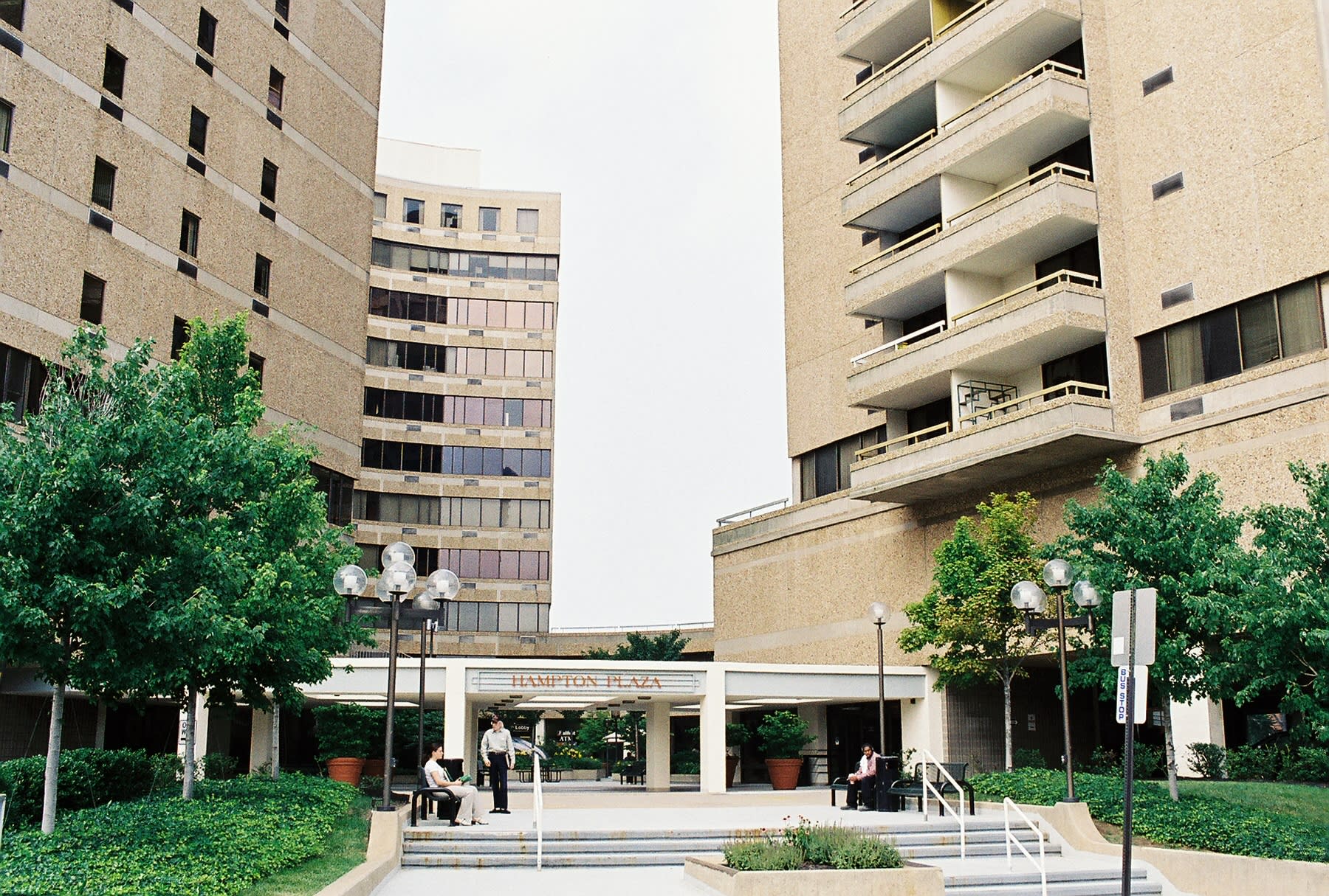 Hampton Plaza – photo 2