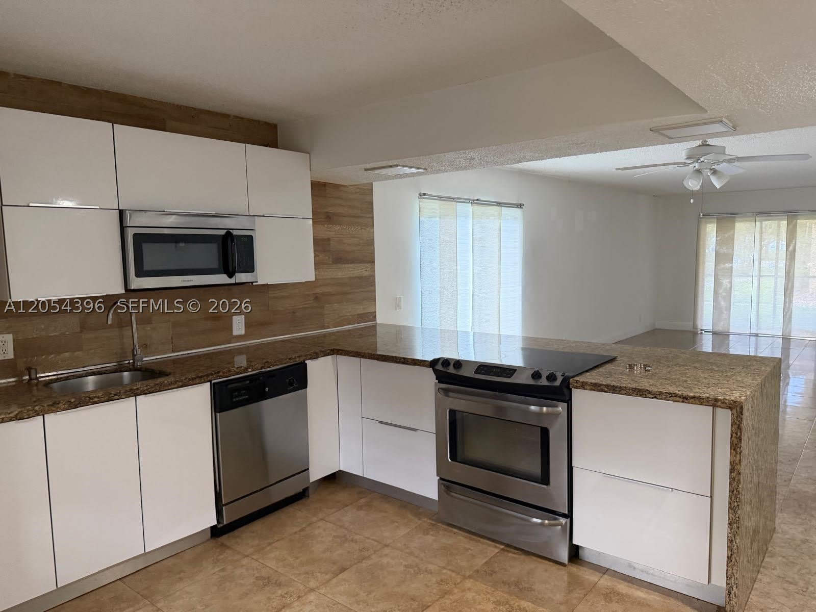 178 Lakeview Dr – photo 3