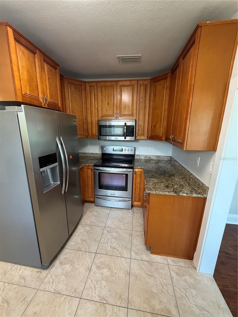 919 W Plymouth Street – photo 5