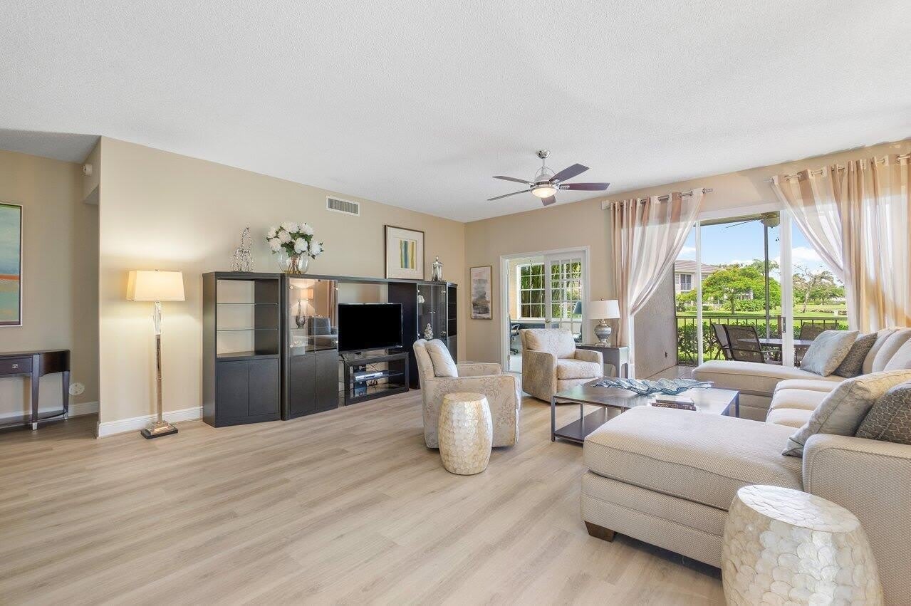 5070 Lake Catalina Drive – photo 1