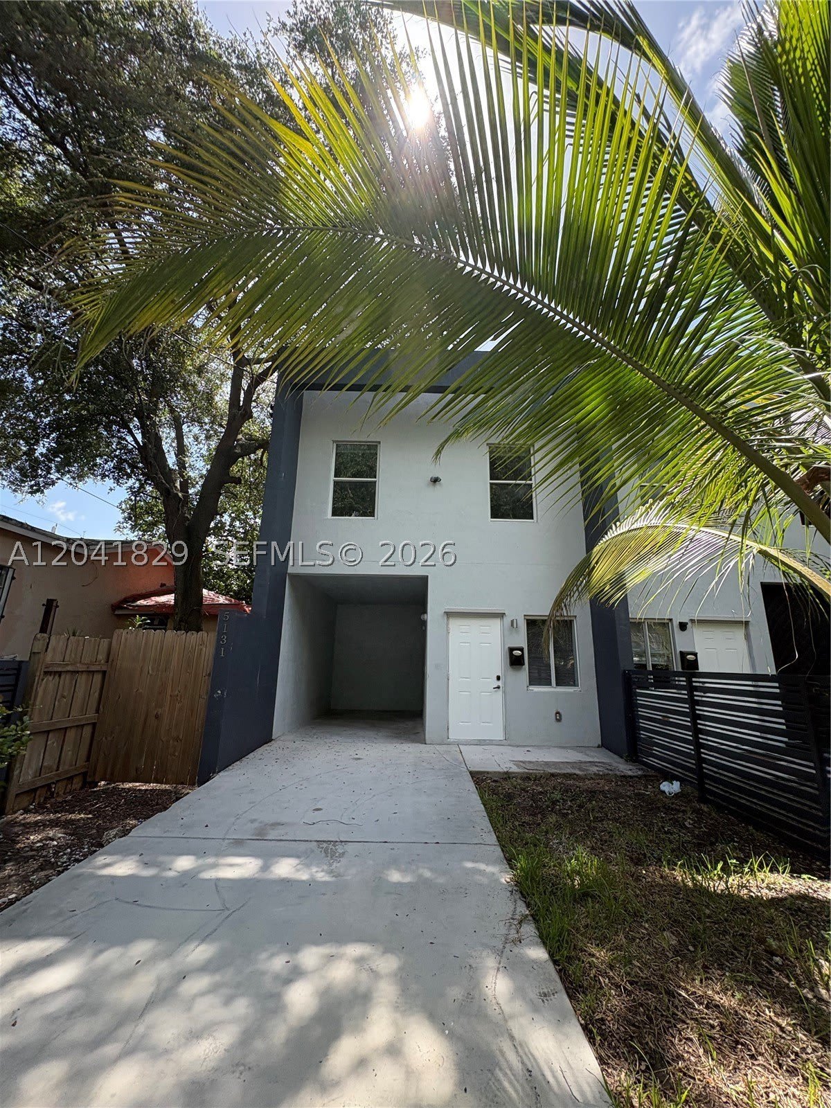 5129 Nw 5Th Ave – photo 1