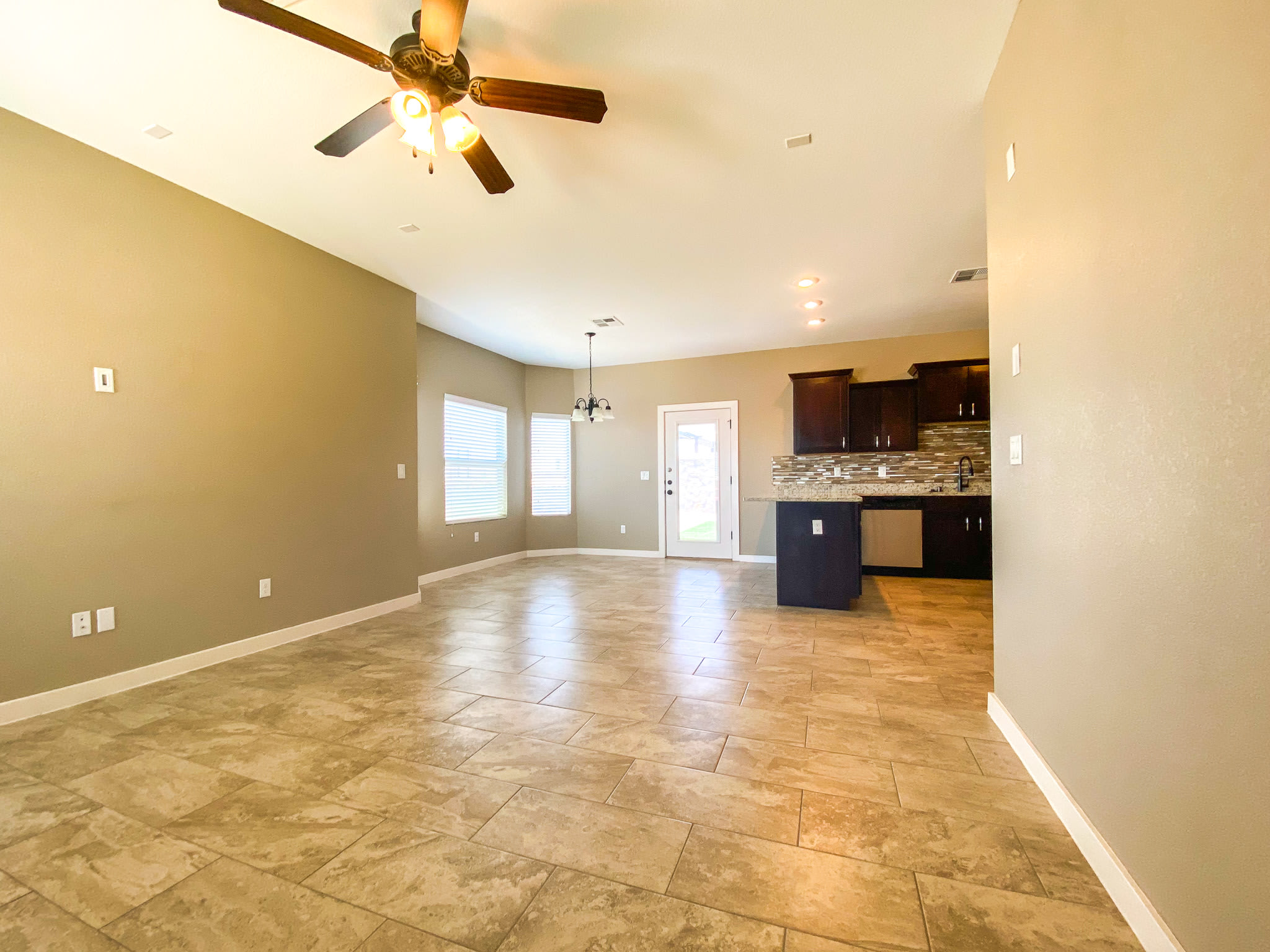 445 Stetson Drive – photo 2