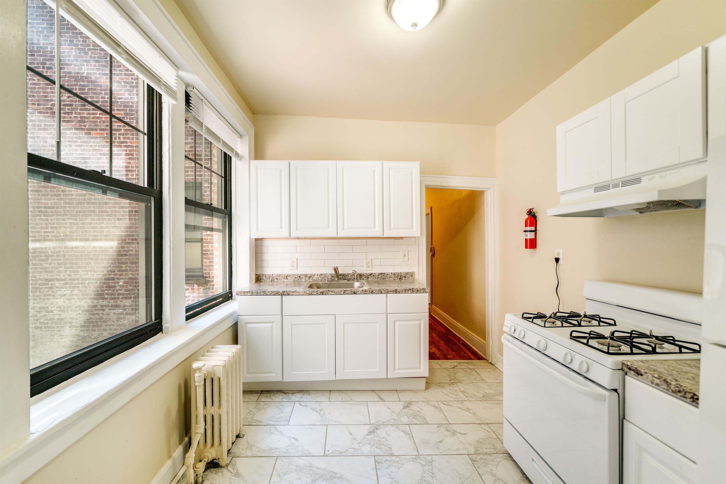 51 E Brinkerhoff AveApartment 9 – photo 2