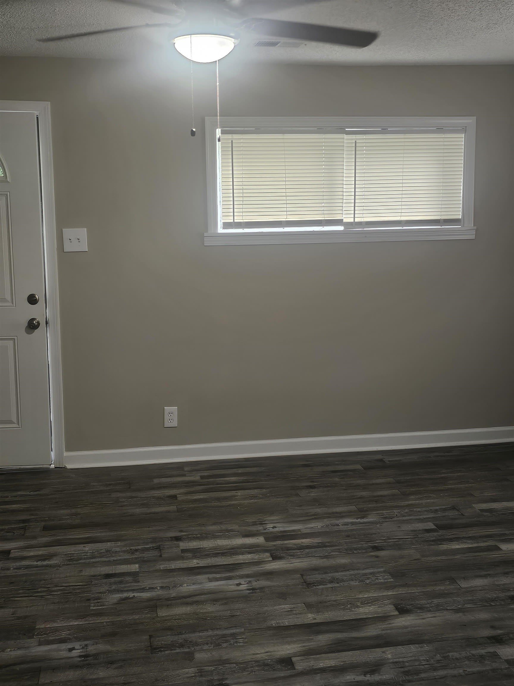 667 MARSH Ave – photo 3