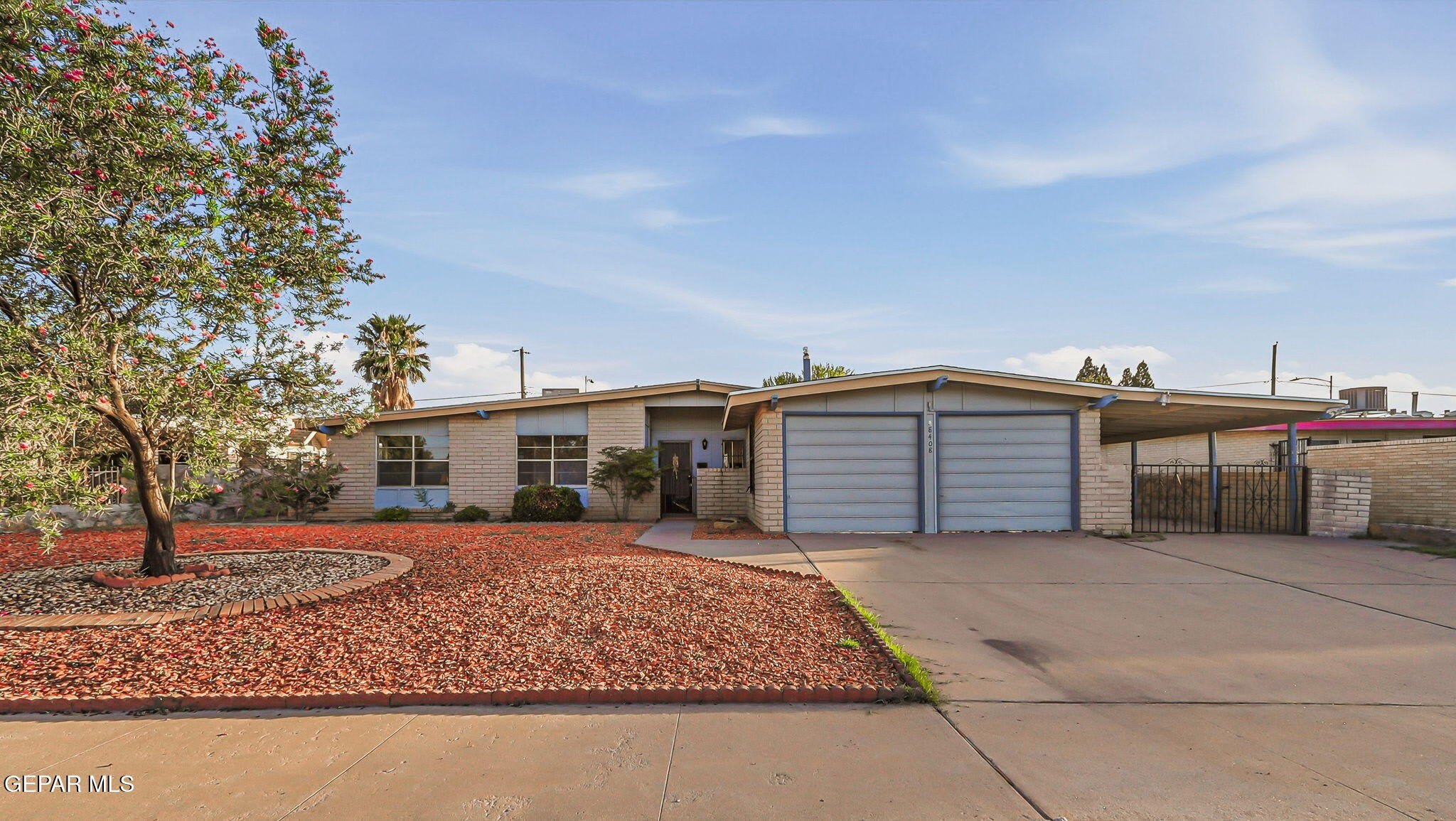 8408 MINEOLA Drive – photo 2