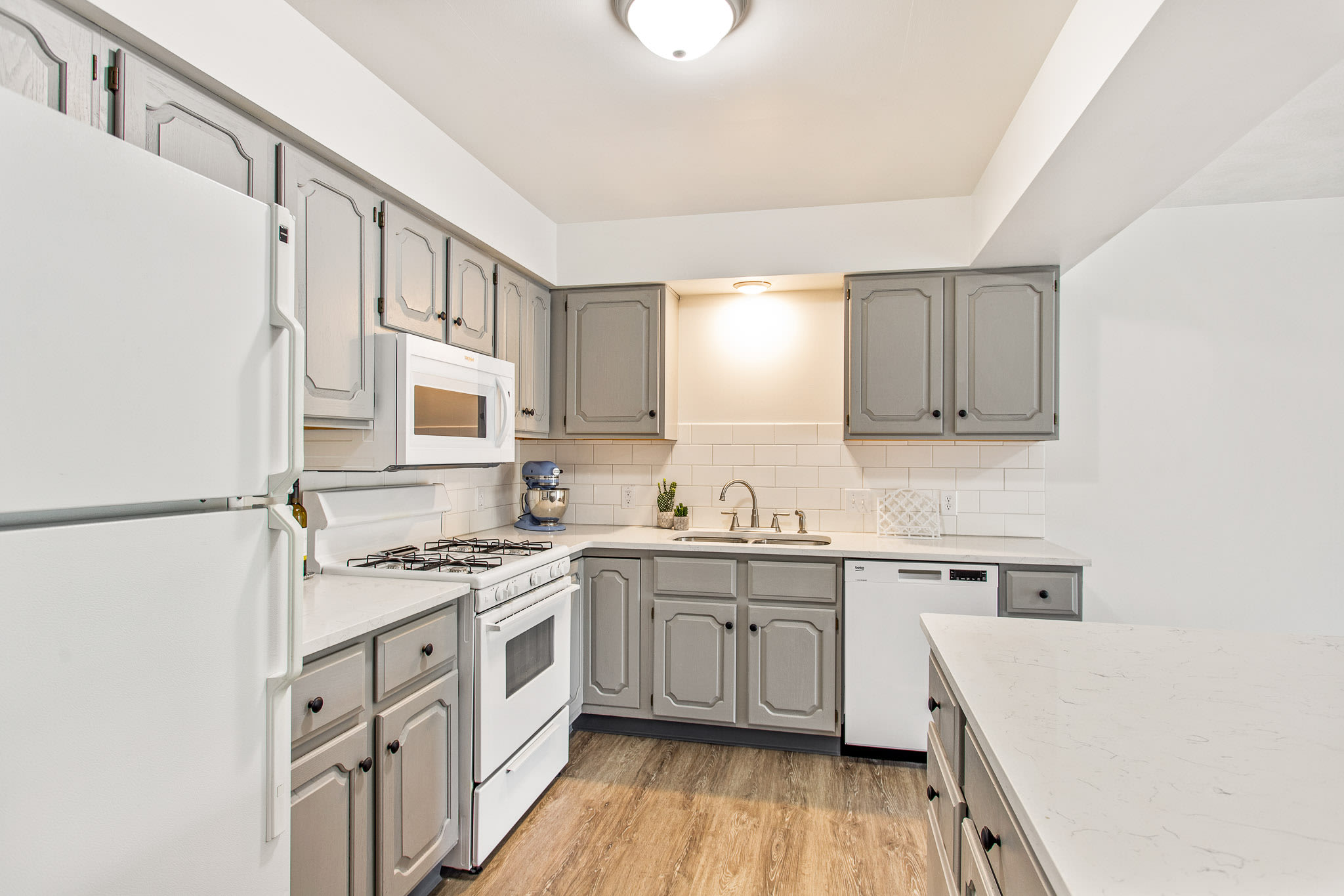 2215 Leonard Street Northeast – photo 3