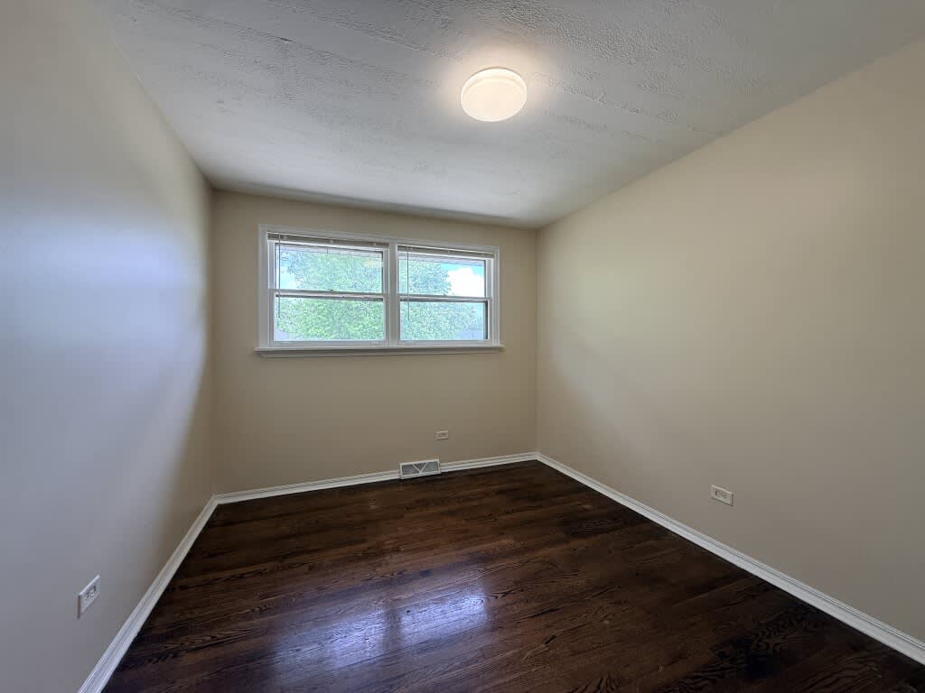 8517 West 87th Place – photo 2