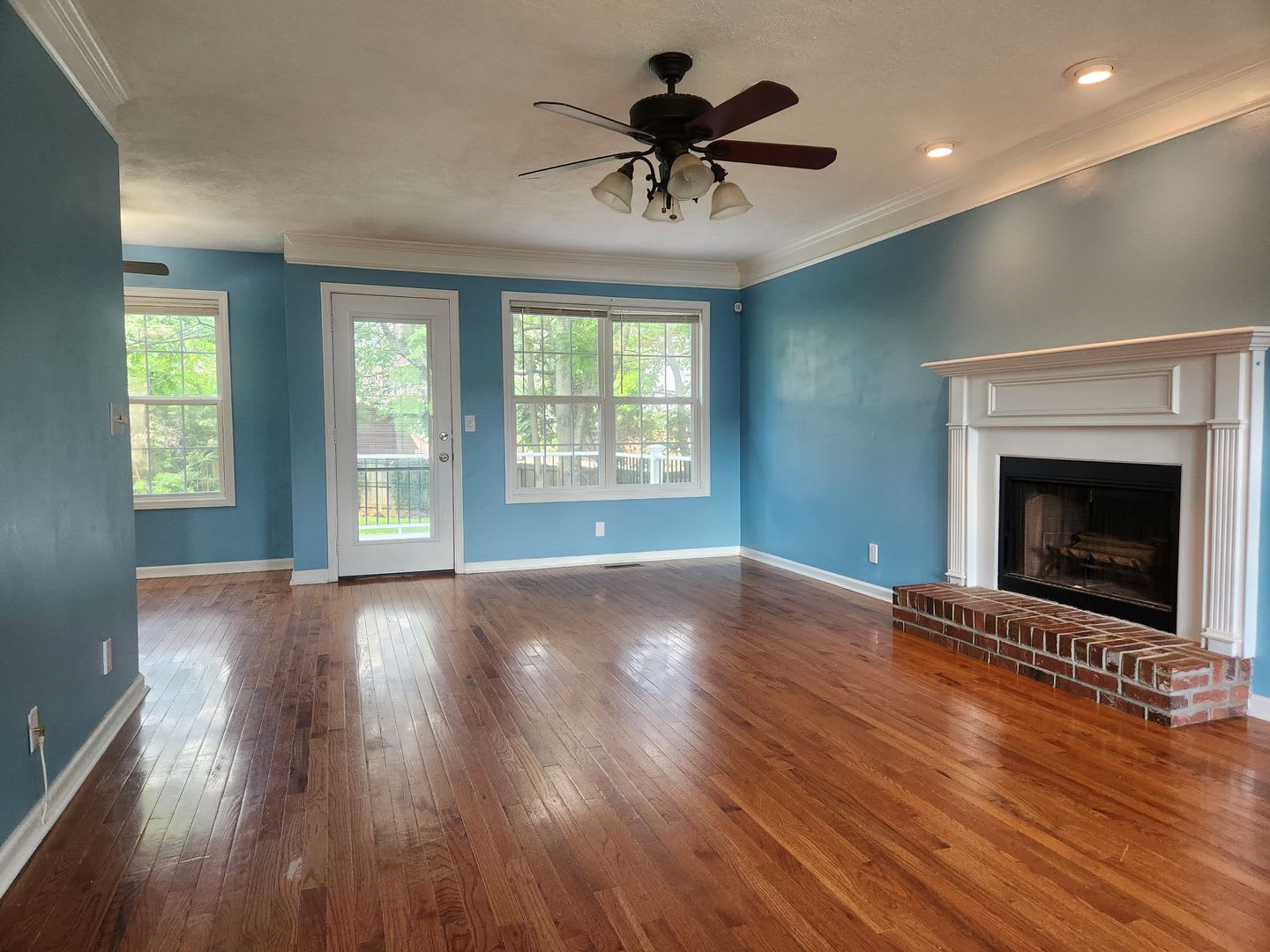 6 Month Lease Only – photo 2