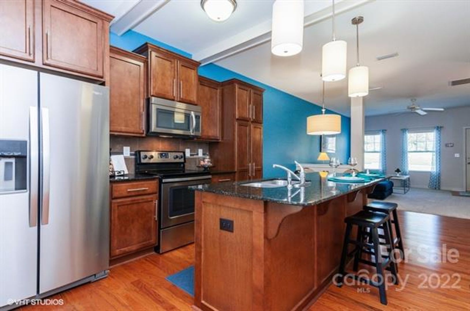 Bright 2BR 2.5BA Home w/ Granite + Huge Island • Loft in Fort Mill – photo 2