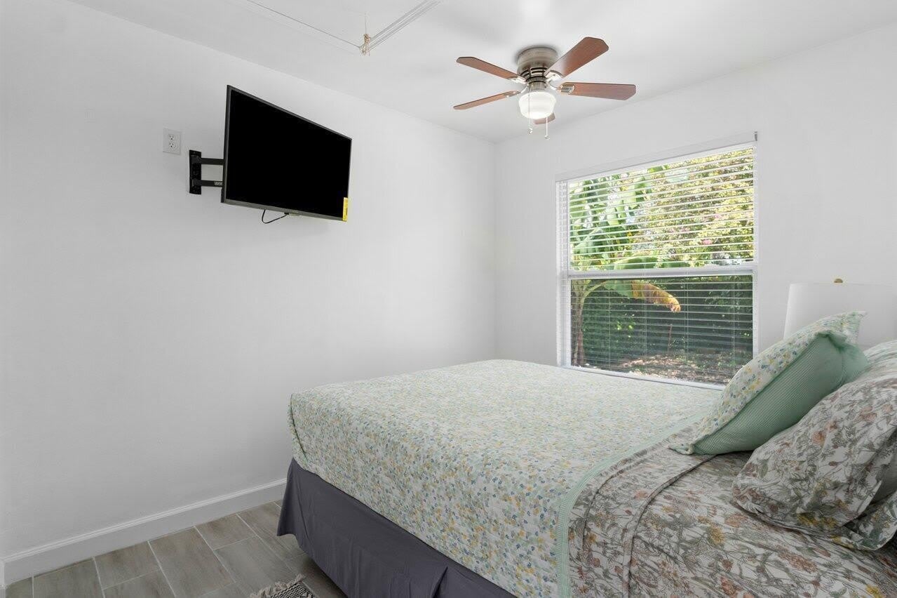 1190 Sachem Head Terrace – photo 5