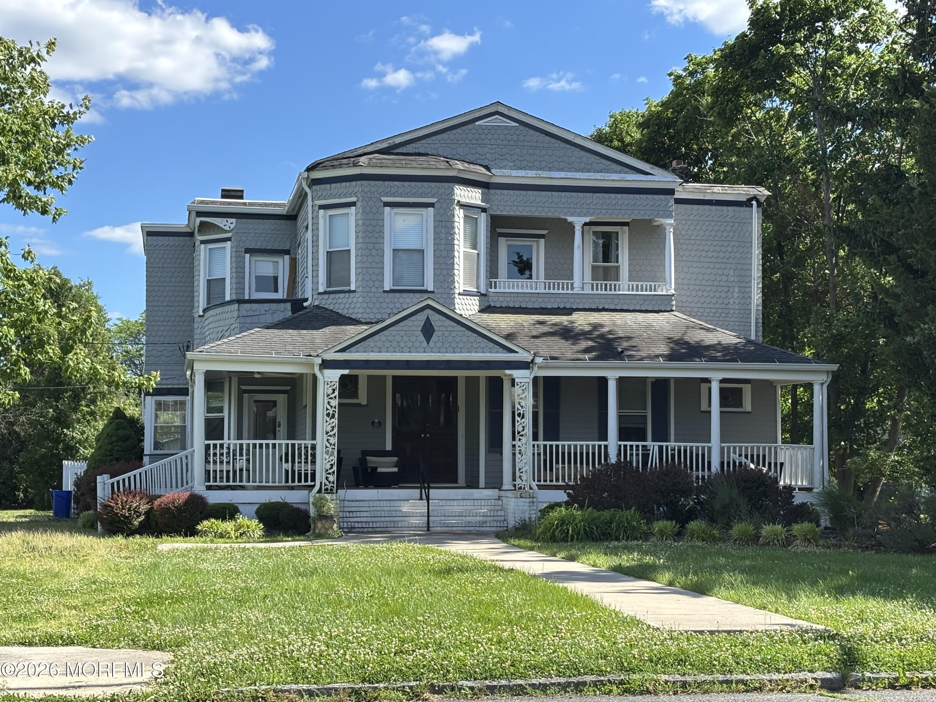 64 Hollywood Avenue – photo 1