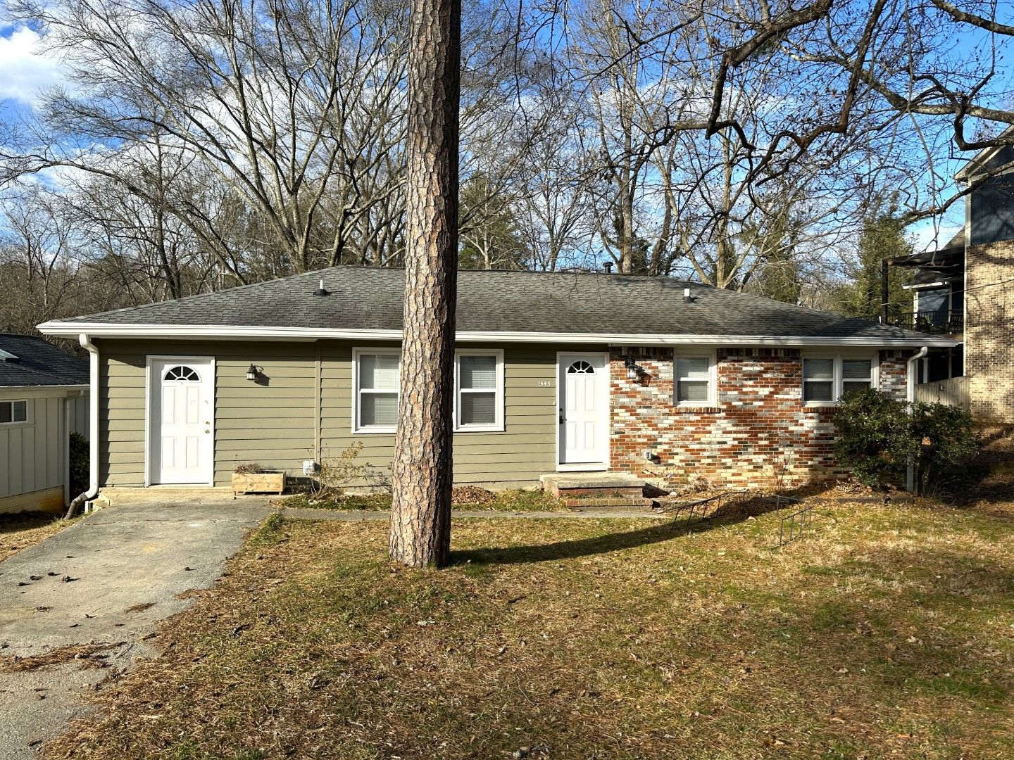 Wow 4 Bed 2 Full Baths Prime Smyrna Location Basement With Bonus Room Storage Hardwood Flooring Large And Private Lot – photo 1
