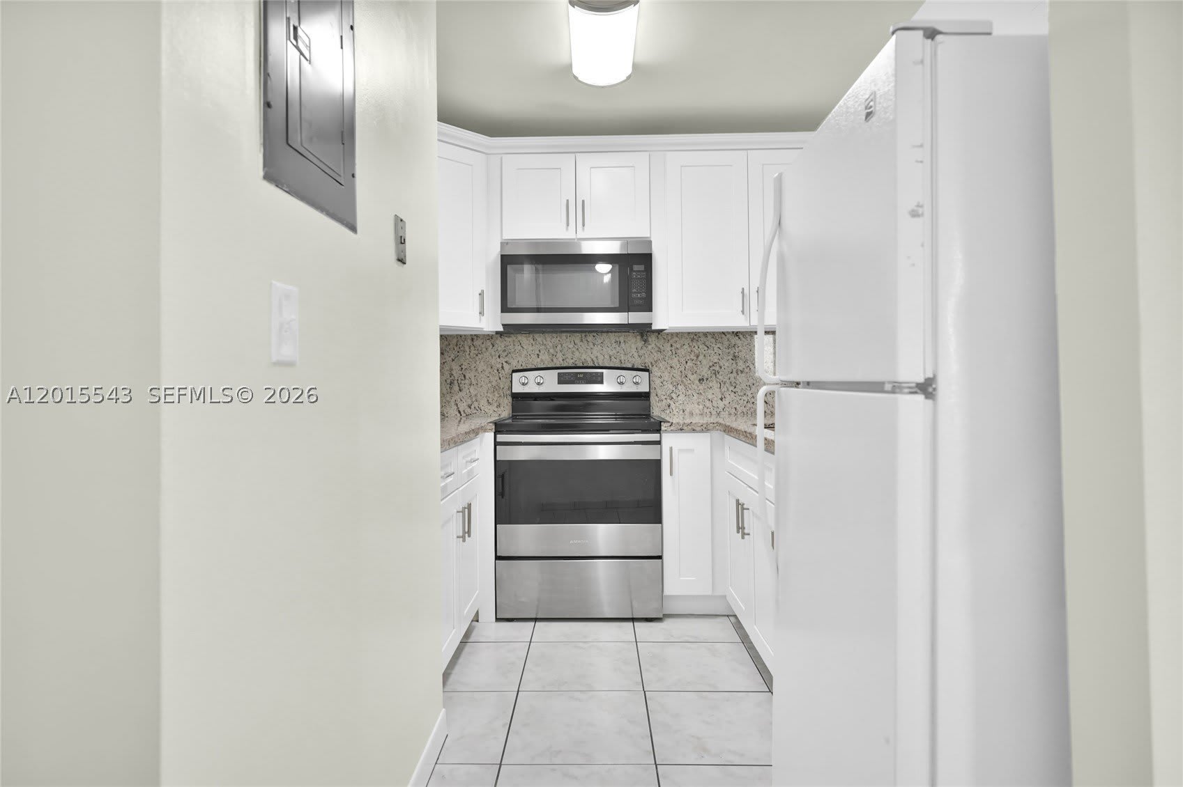 11715 SW 18th St – photo 3