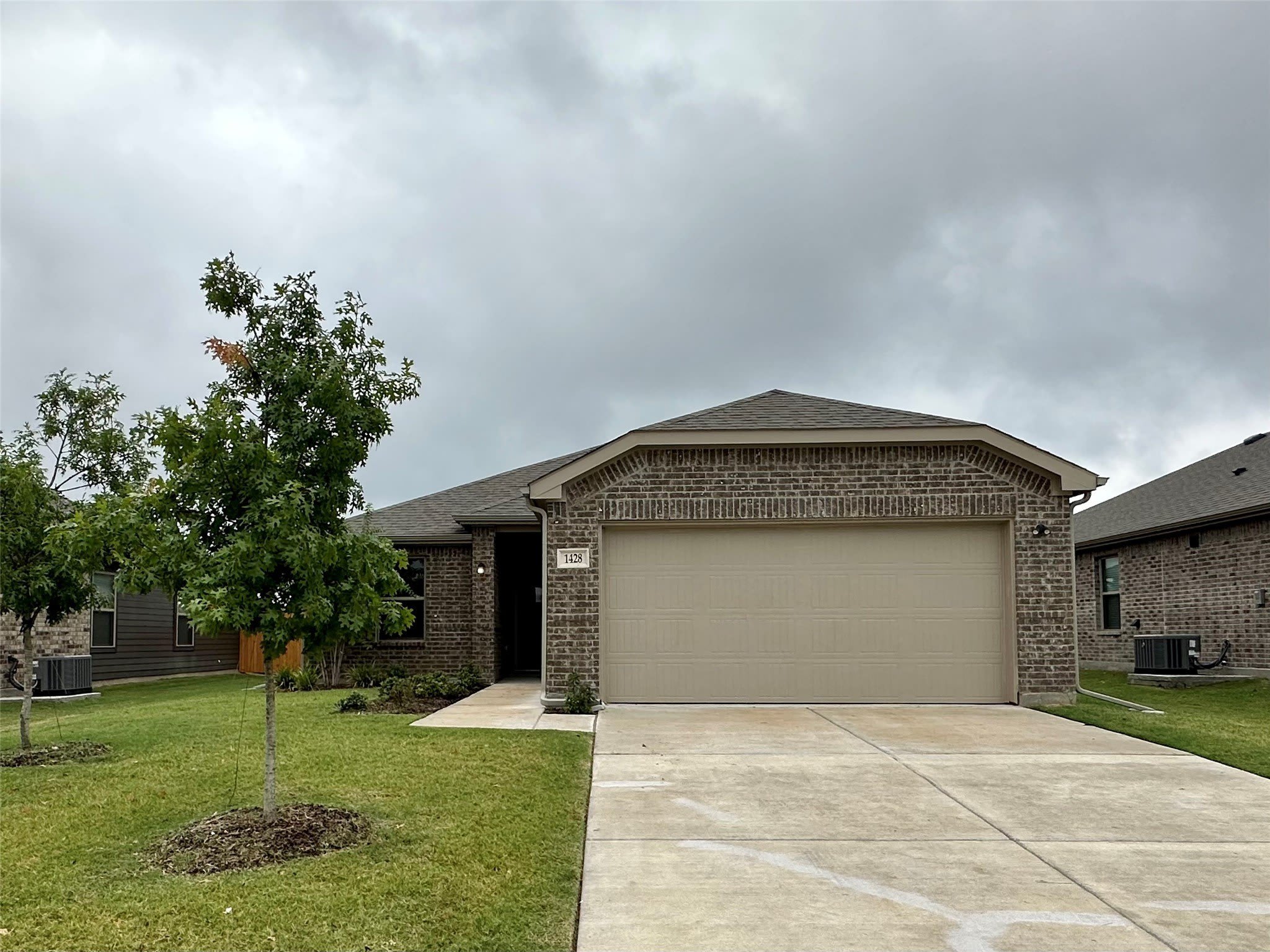 1428 Waverley Drive – photo 1