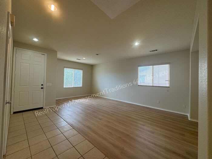 44248 27th Street East – photo 2