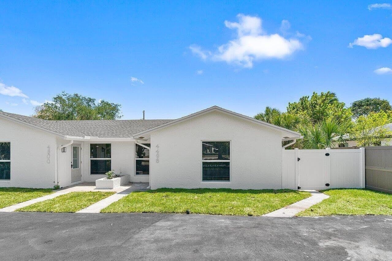 4498 NW 2nd Avenue – photo 2