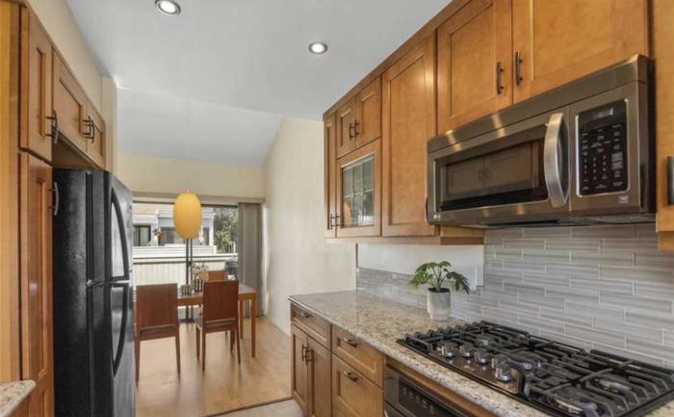 27070 Hidaway Ave Unit 5 – photo 3