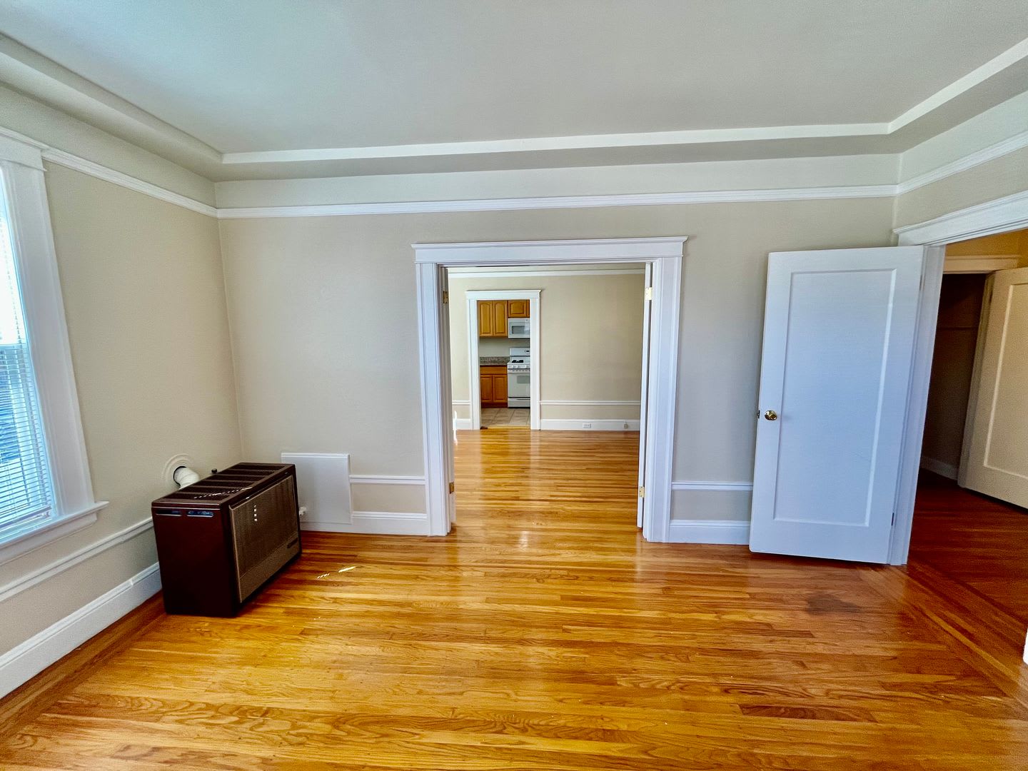 Spacious Inner Richmond 1BR with Private Garage + Storage Included!!! – photo 2