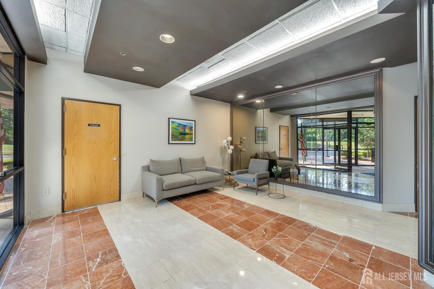 30 S Adelaide Avenue – photo 5