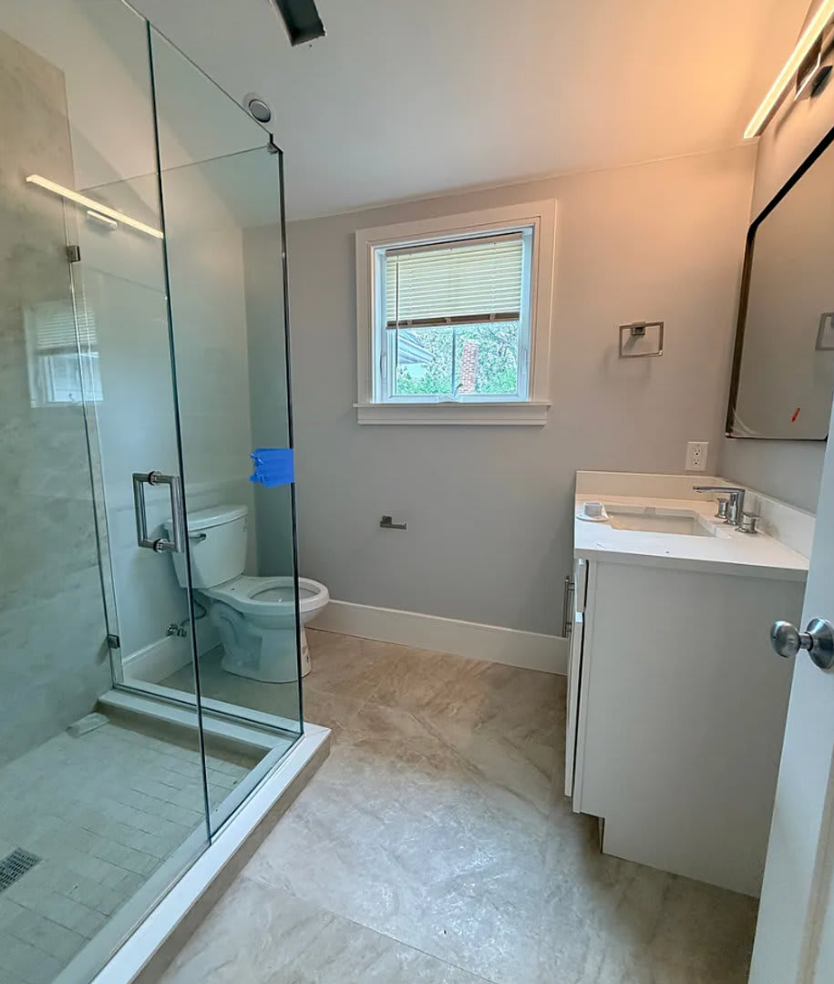 Brand New Construction in Perfect Location! Laundry in Unit, Centralized Heating and A/C! Pro Managed! – photo 5