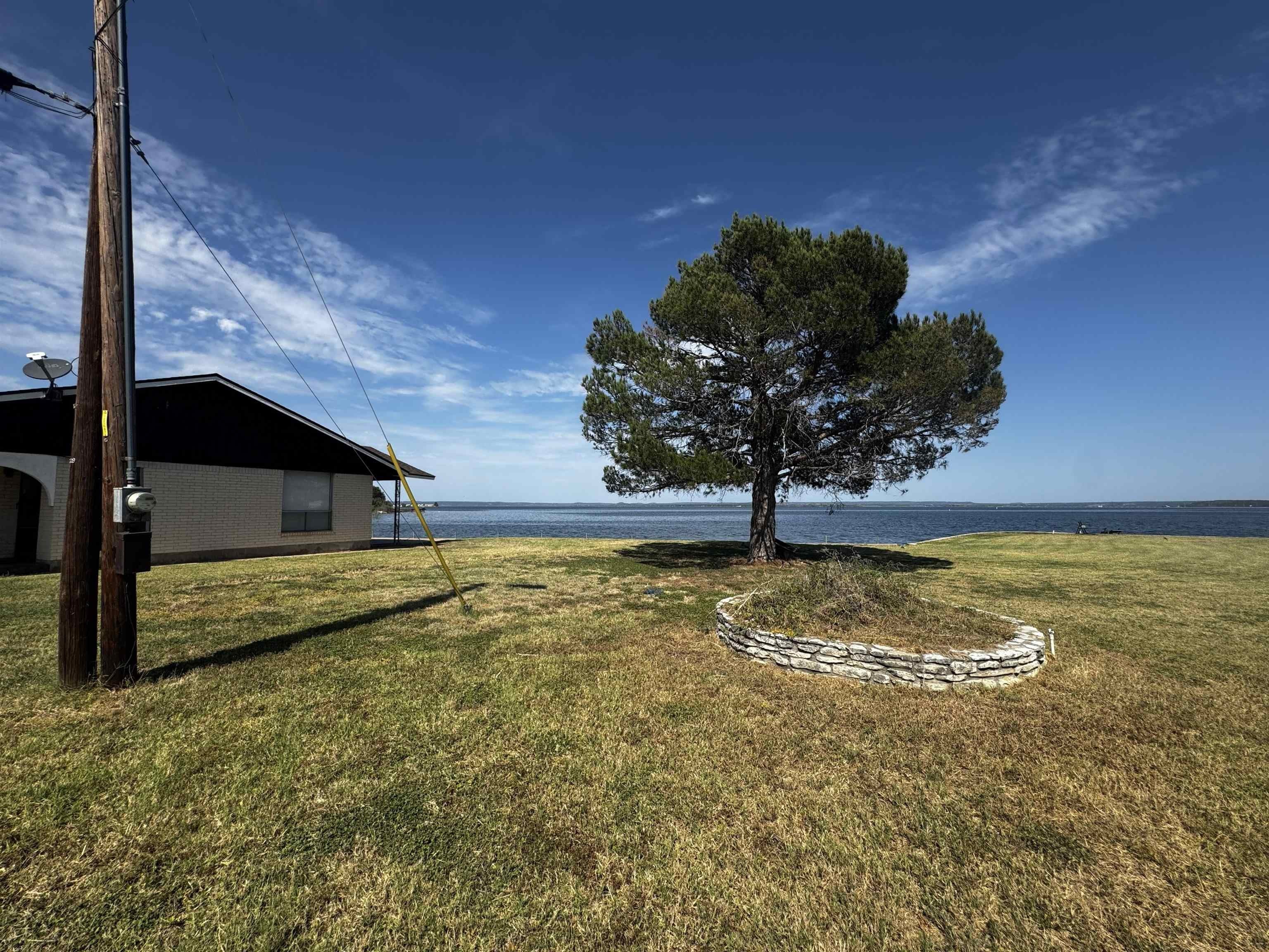 126 Lake Breeze Drive – photo 2
