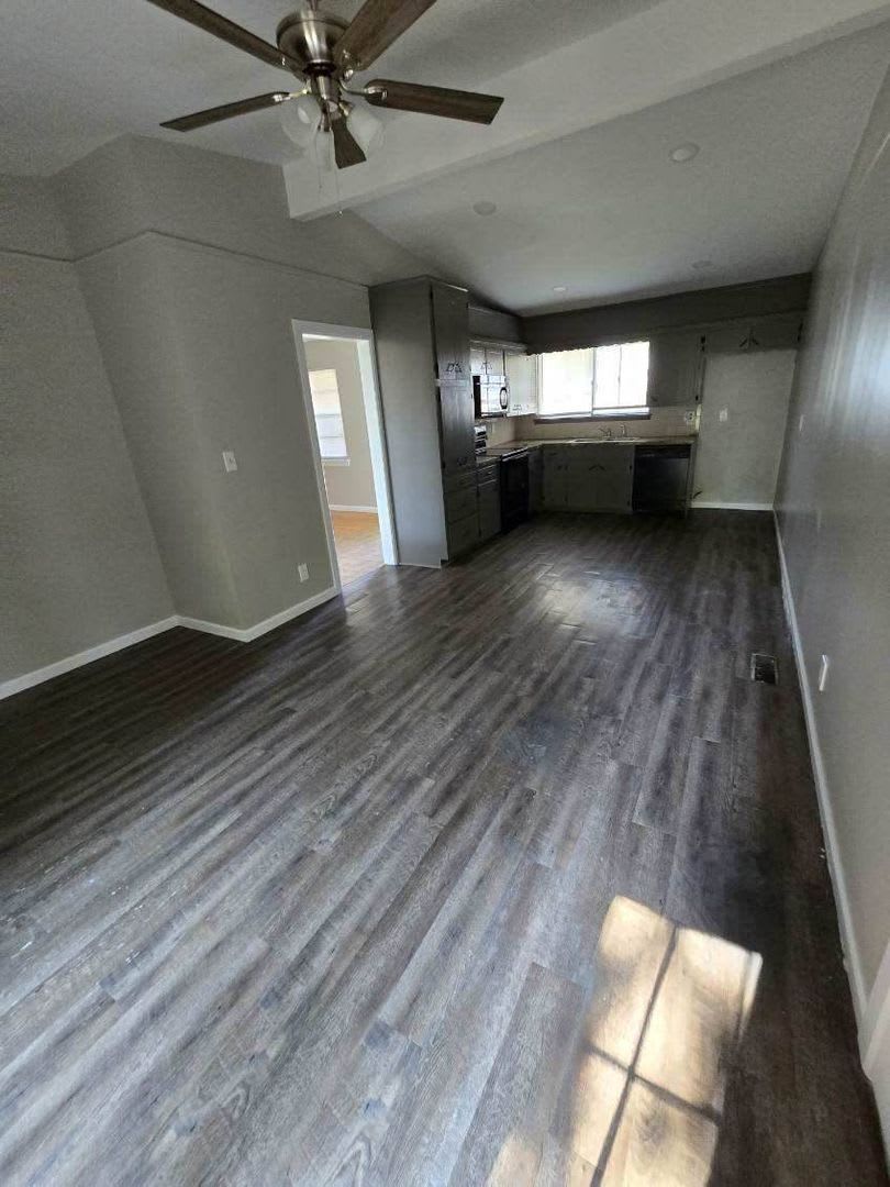 Fresh paint with gray color scheme. – photo 2