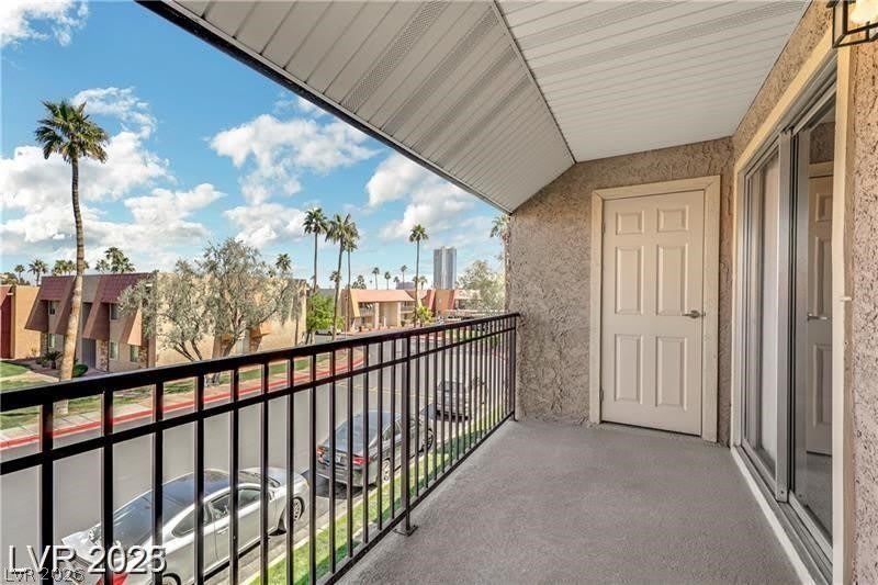 5314 River Glen Drive – photo 3