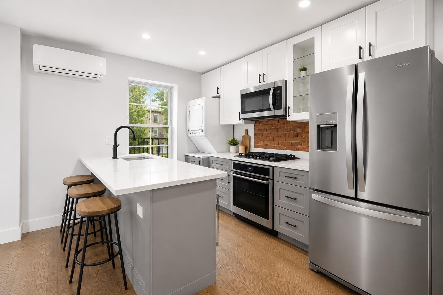 216 6TH ST – photo 2