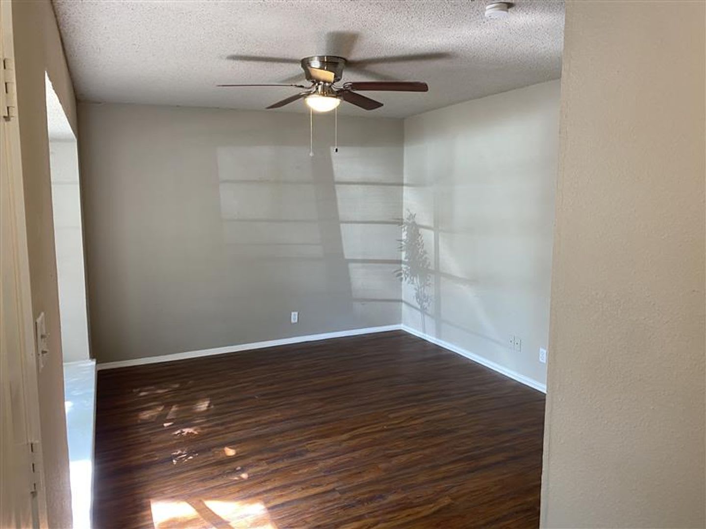 Very Large 2/2.5 Townhome with covered parking – photo 4