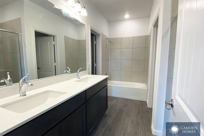 439 Grove Way – photo 5