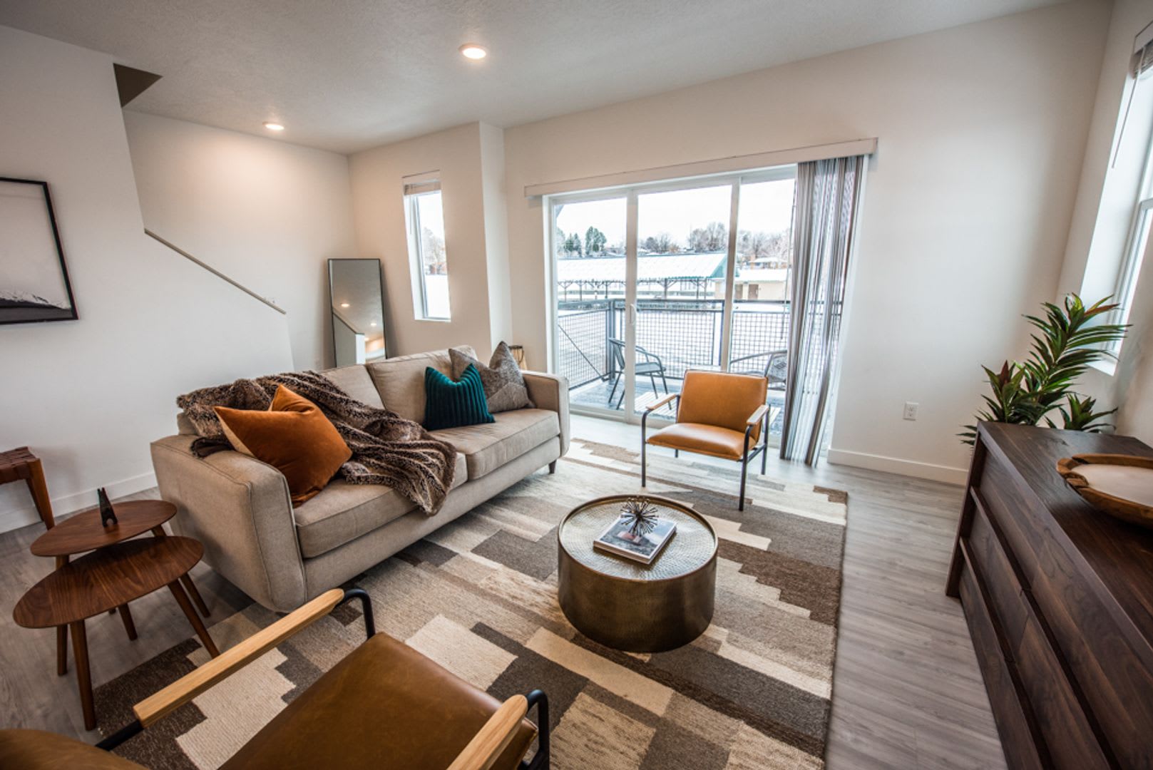 Summer Special! 4 Weeks Rent Free + $0 Down Deposit OAC – photo 4